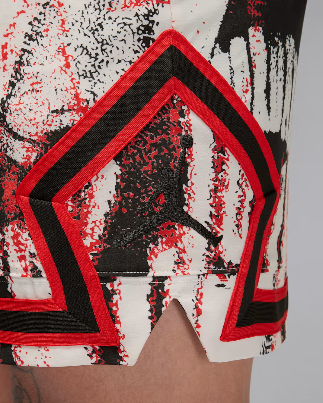 Air Jordan 40 Chicago Mens Diamond Shorts Sail Black Red 4