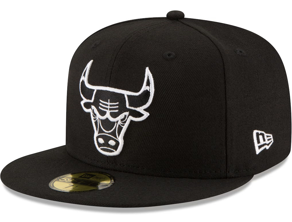 Chicago Bulls New Era Black & White Logo 59FIFTY Fitted Hat Black White