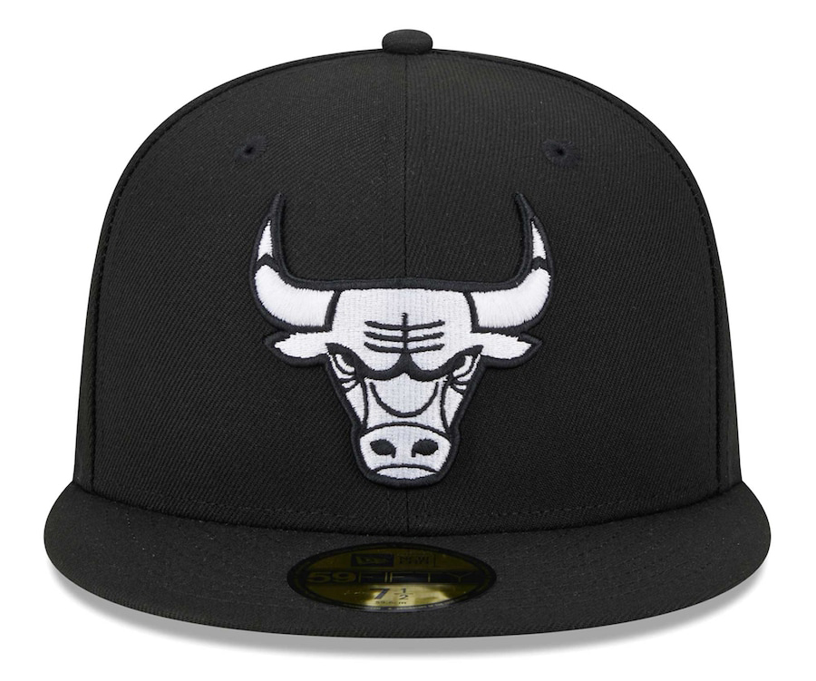 Chicago-Bulls-New-Era-Evergreen-Black-White-59fifty-Fitted-Hat-3