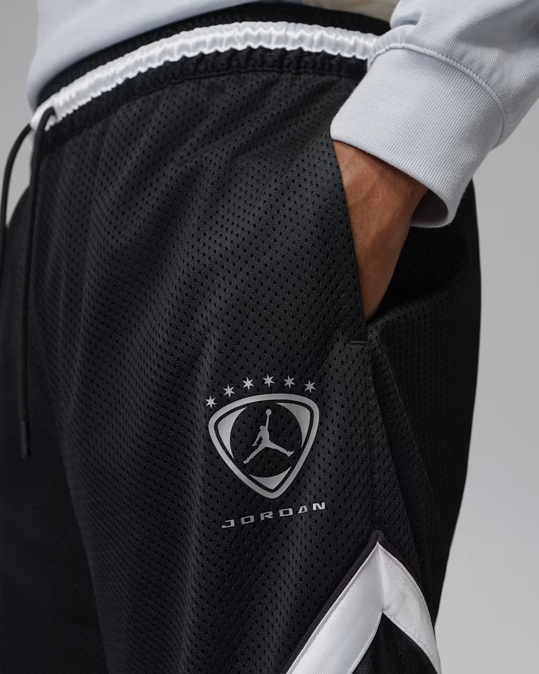 Jordan Brooklyn Mens Diamond Shorts Black Metallic Silver 2