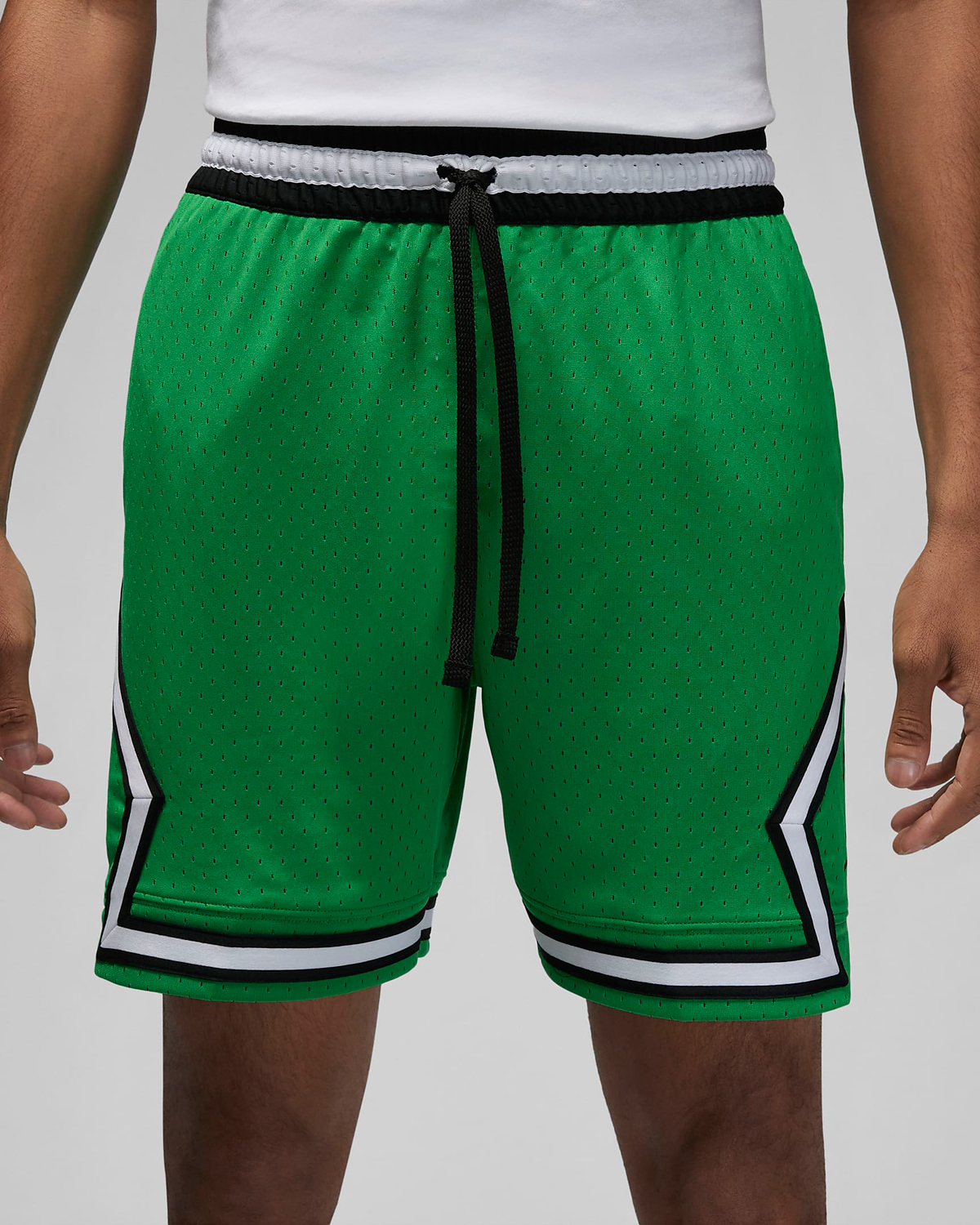 Jordan-Diamond-Shorts-Lucky-Green-White-Black-3