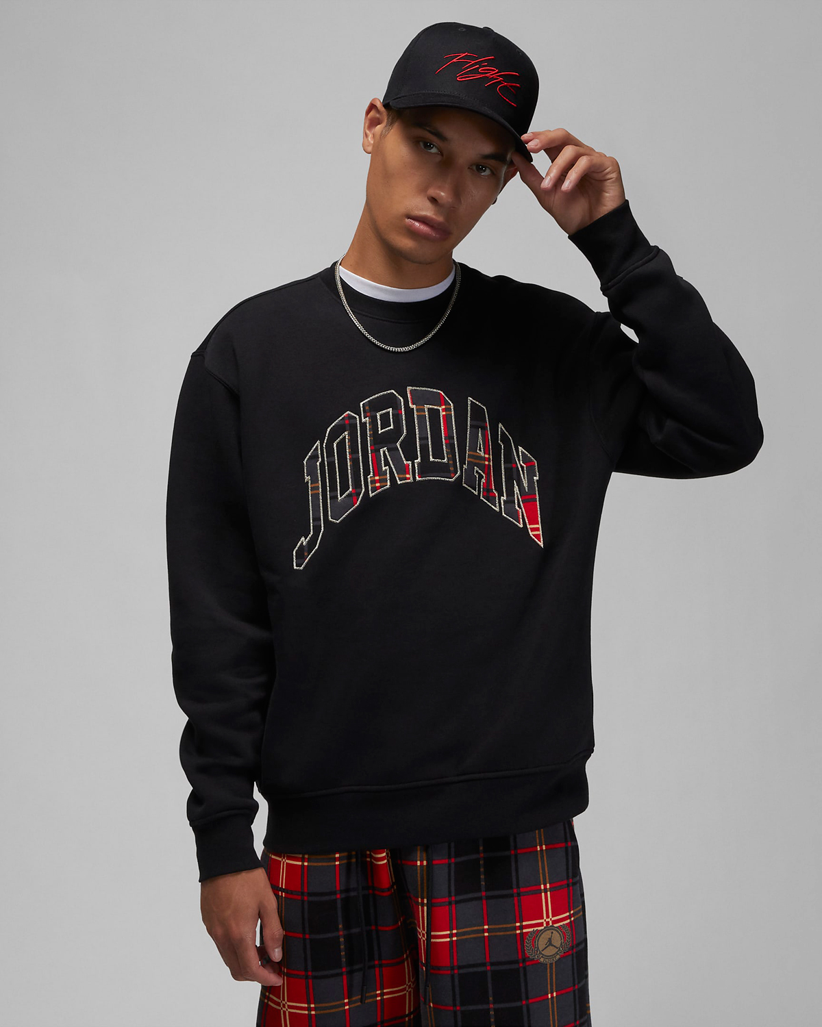 Jordan-Essential-Plaid-Holiday-2022-Crew-Sweatshirt-Black