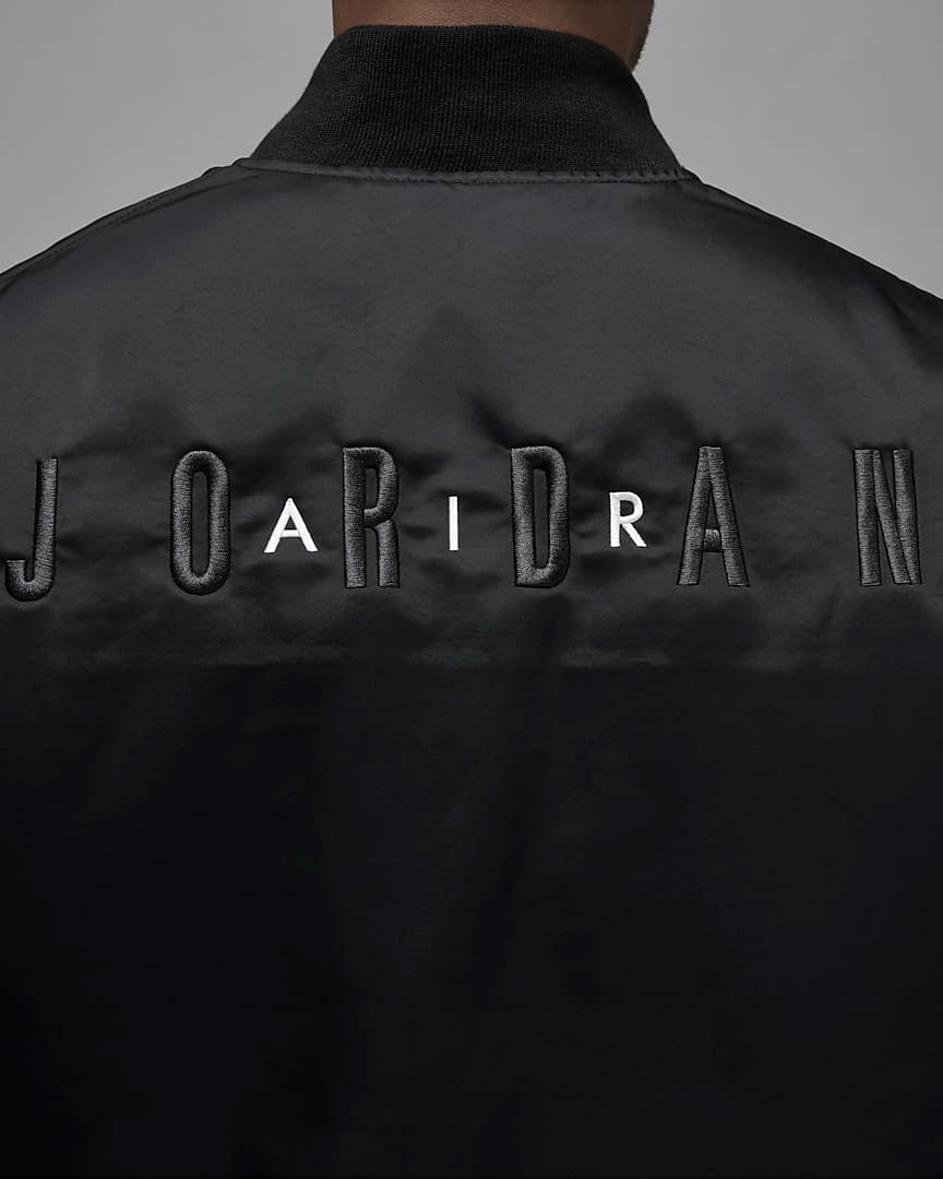 Jordan-Essentials-Renegade-Jacket-Black-Off-Noir-4