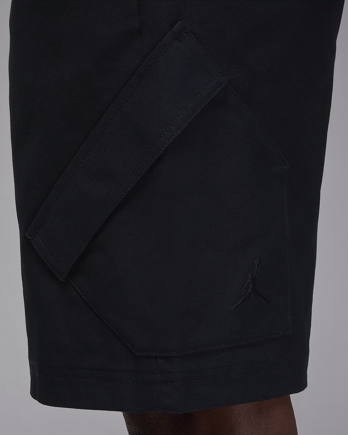 Jordan-Essentials-Statement-Chicago-Mens-Black-Shorts-3