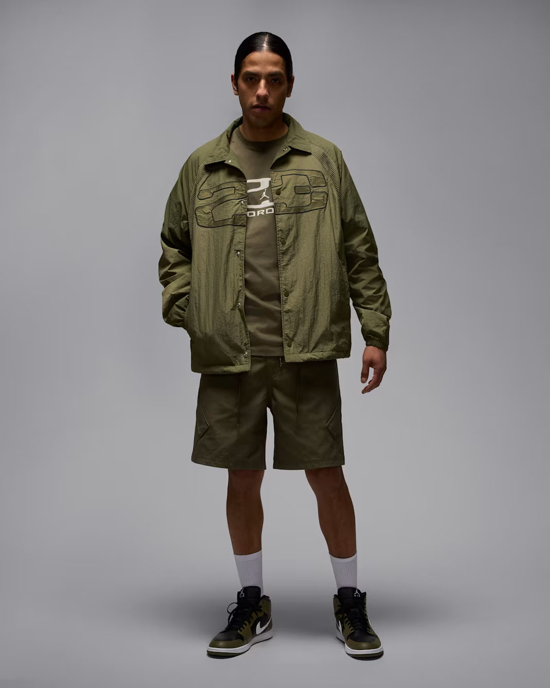 Jordan Essentials Statement Chicago Mens Shorts Medium Olive Outfit