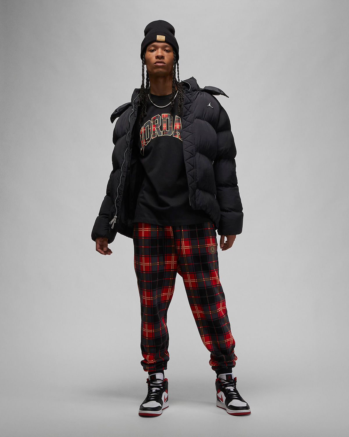 Jordan-Holiday-2022-Plaid-T-Shirt-and-Pants-Outfit-Black