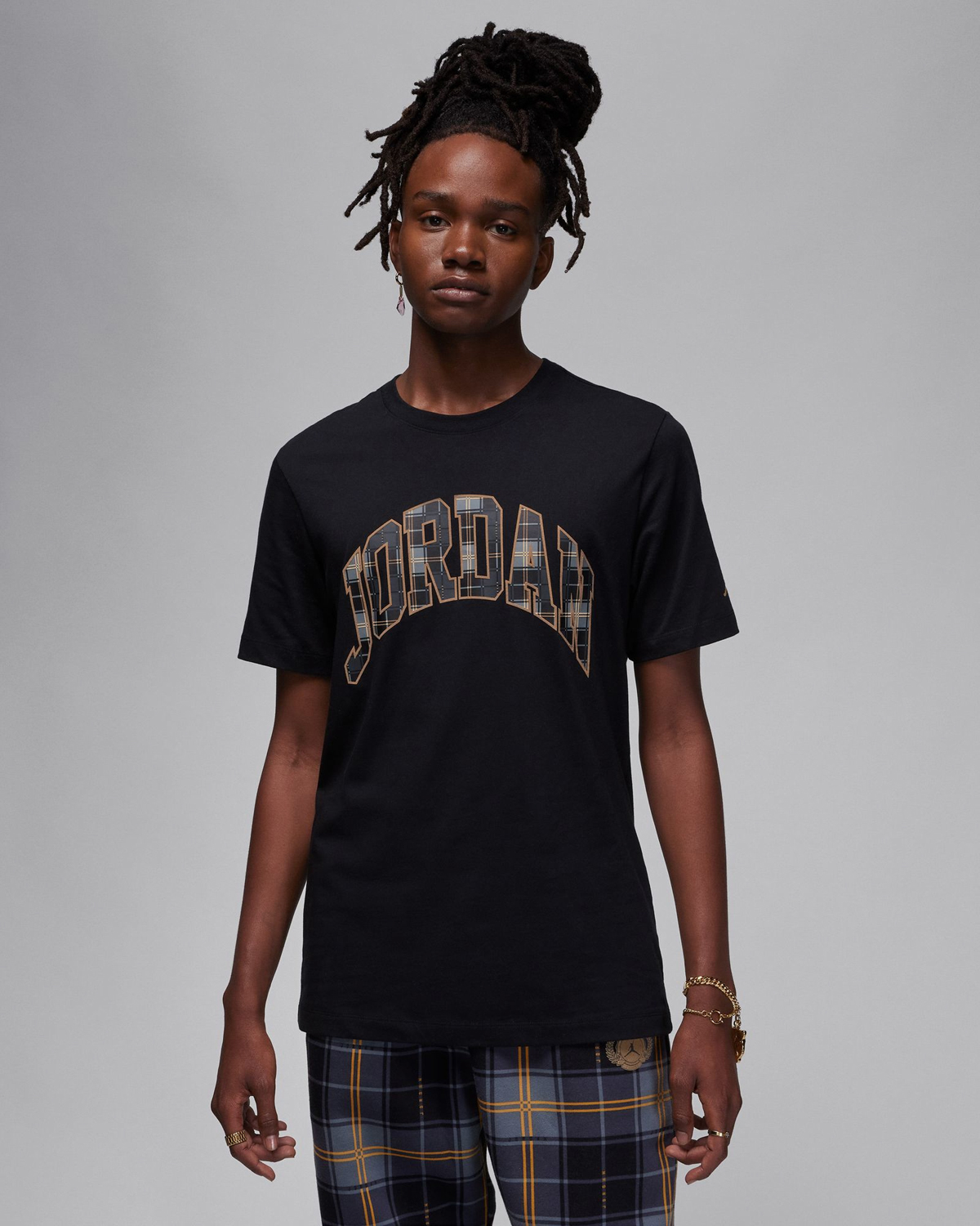 Jordan-Holiday-2023-T-Shirt-Black-Gold-Plaid-1