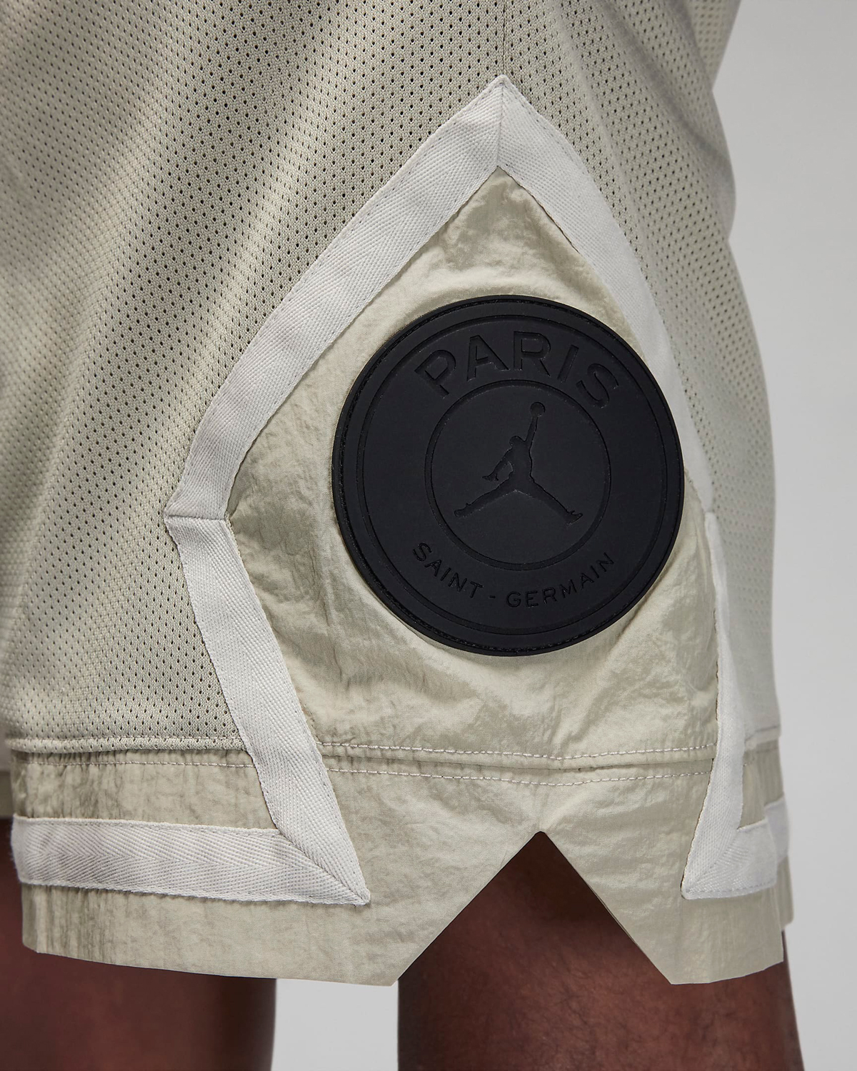 Jordan-PSG-Paris-Saint-Germain-Diamond-Shorts-Stone-Orange-3