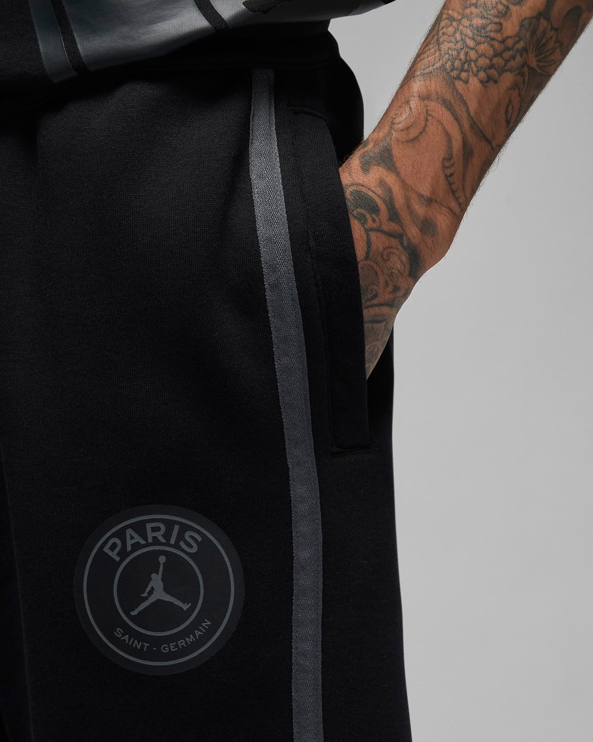 Jordan-PSG-Paris-Saint-Germain-Fleece-Pants-Black-Orange-2