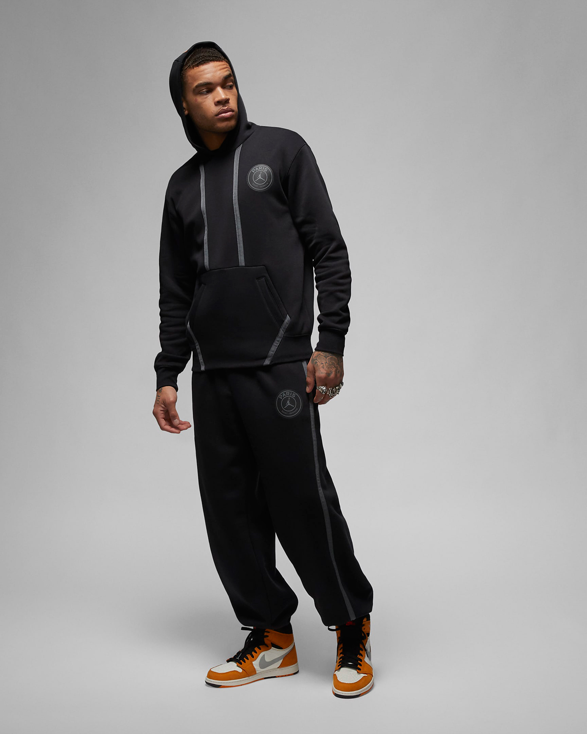 Jordan-PSG-Paris-Saint-Germain-Hoodie-Pants-Outfit-Black-Fall-2023