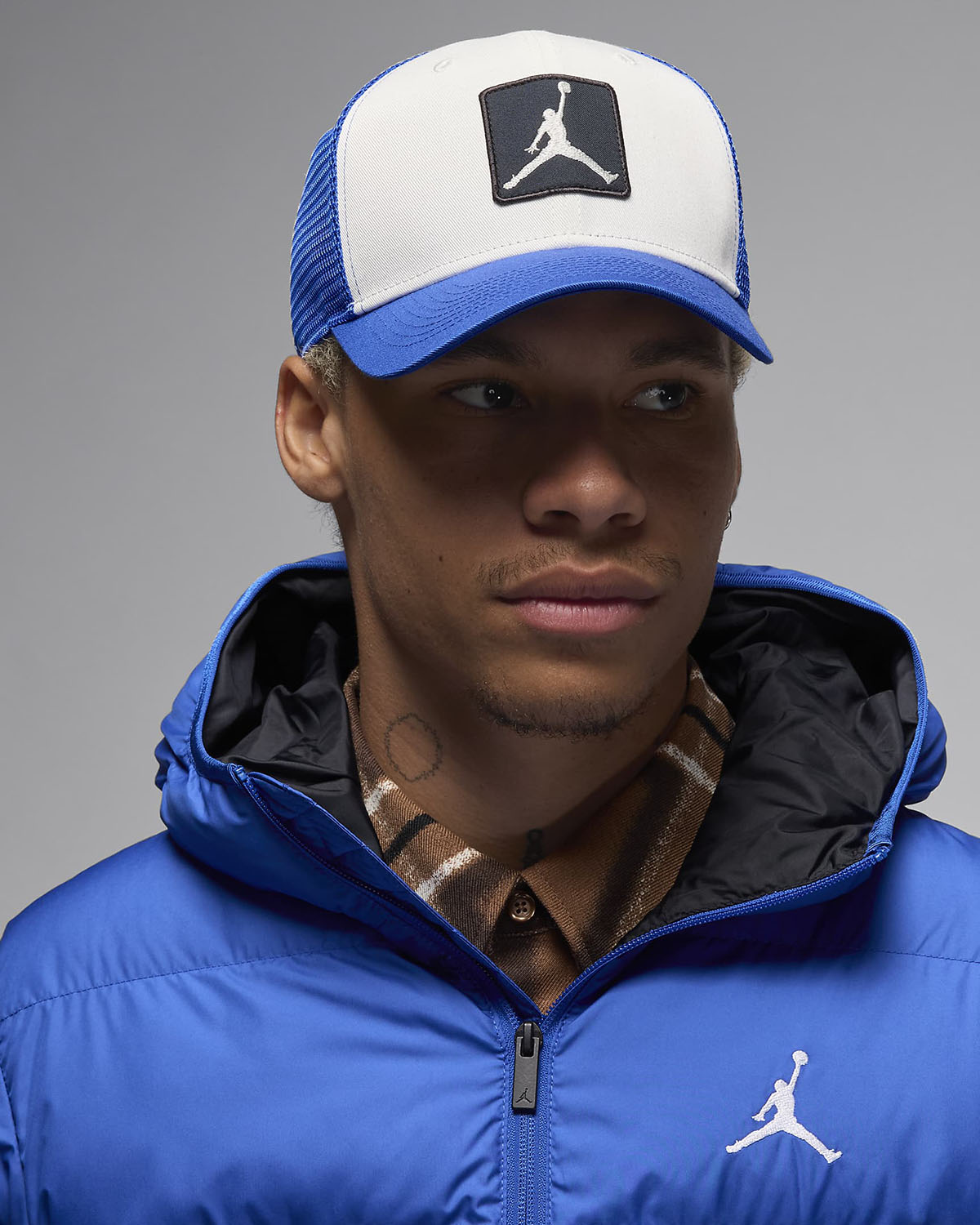 Jordan-Rise-Trucker-Snapback-Hat-Sail-Game-Royal-1