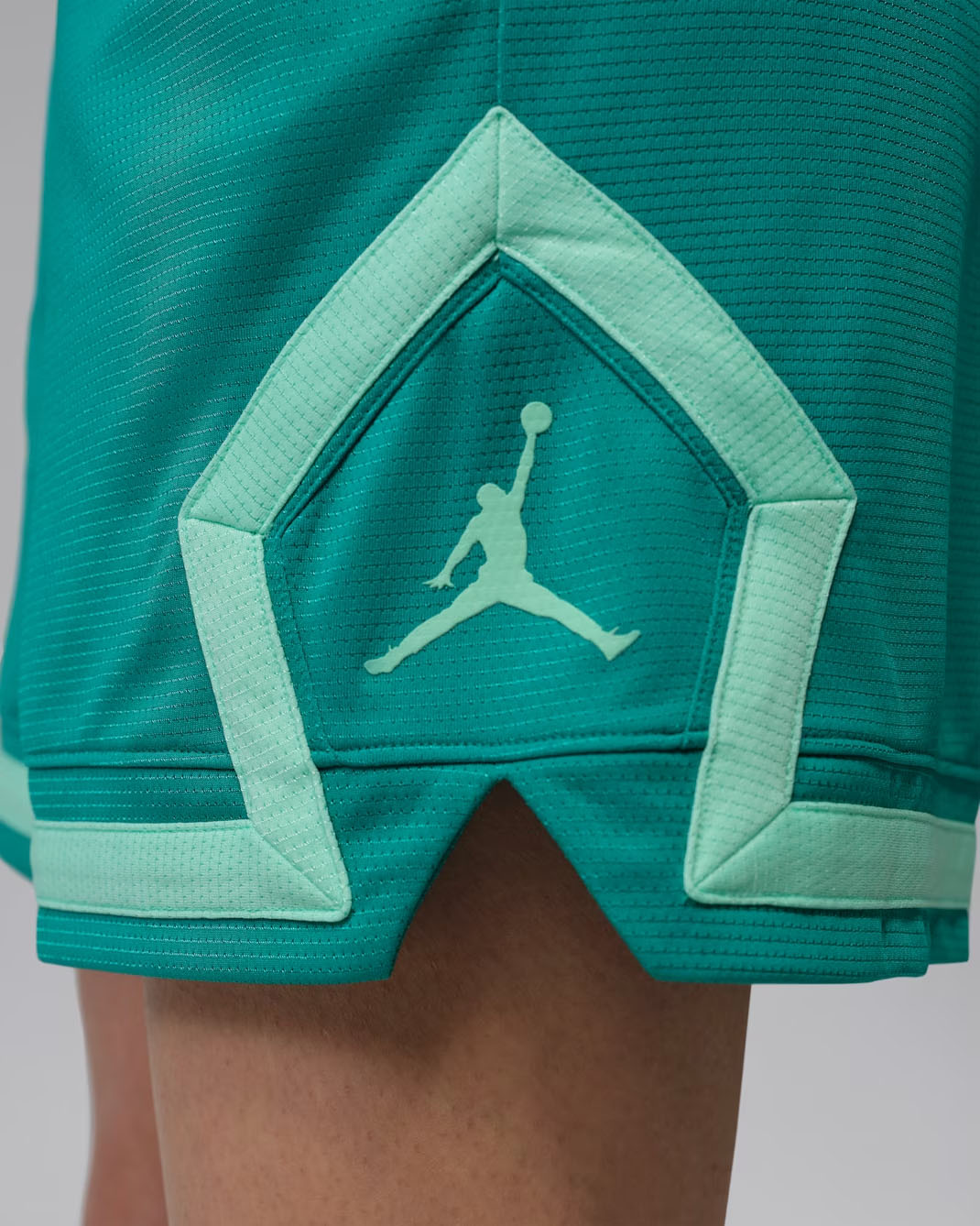 Jordan Sport Women's 4 Diamond Shorts Neptune Green Glow 2