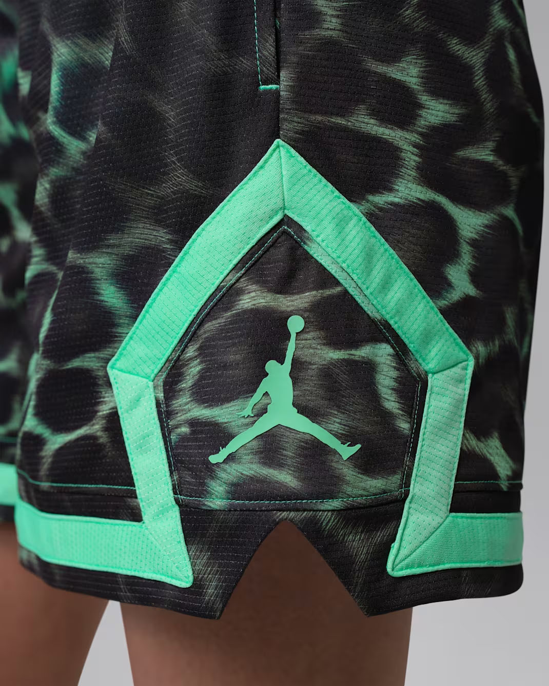 Jordan Sport Women's Diamond Shorts Green Glow 2