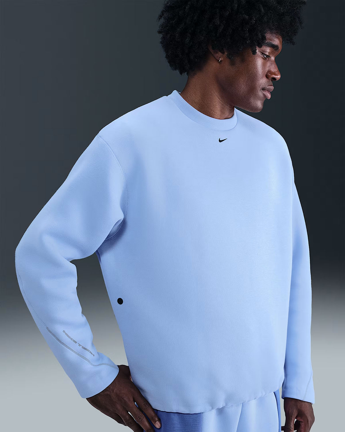 Nike Tech Fleece Mens Loose Fit Crew Sweatshirt Aluminum Black 1