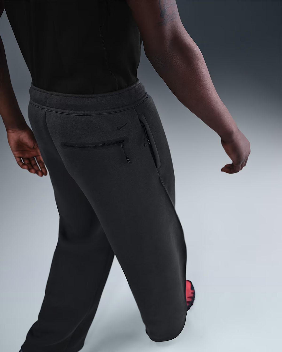 Nike Tech Fleece Mens Loose Fit Open Hem Pants Anthracite Black 2