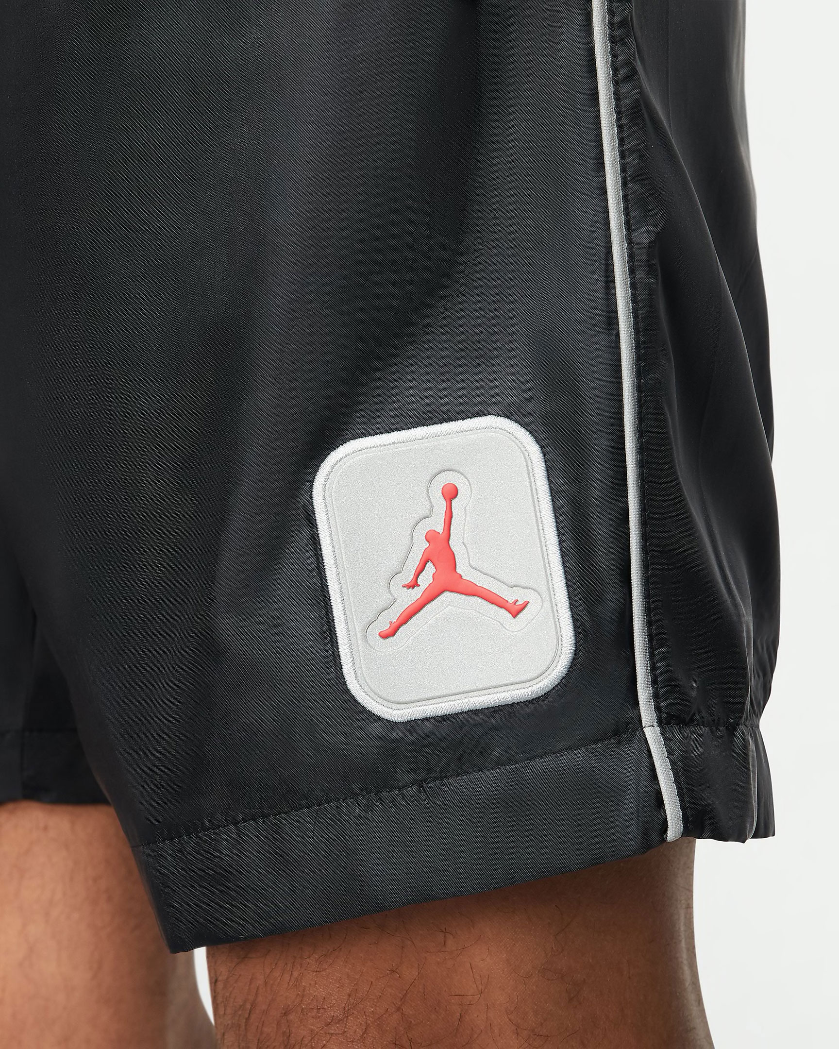 air-jordan-5-black-metallic-shorts-3