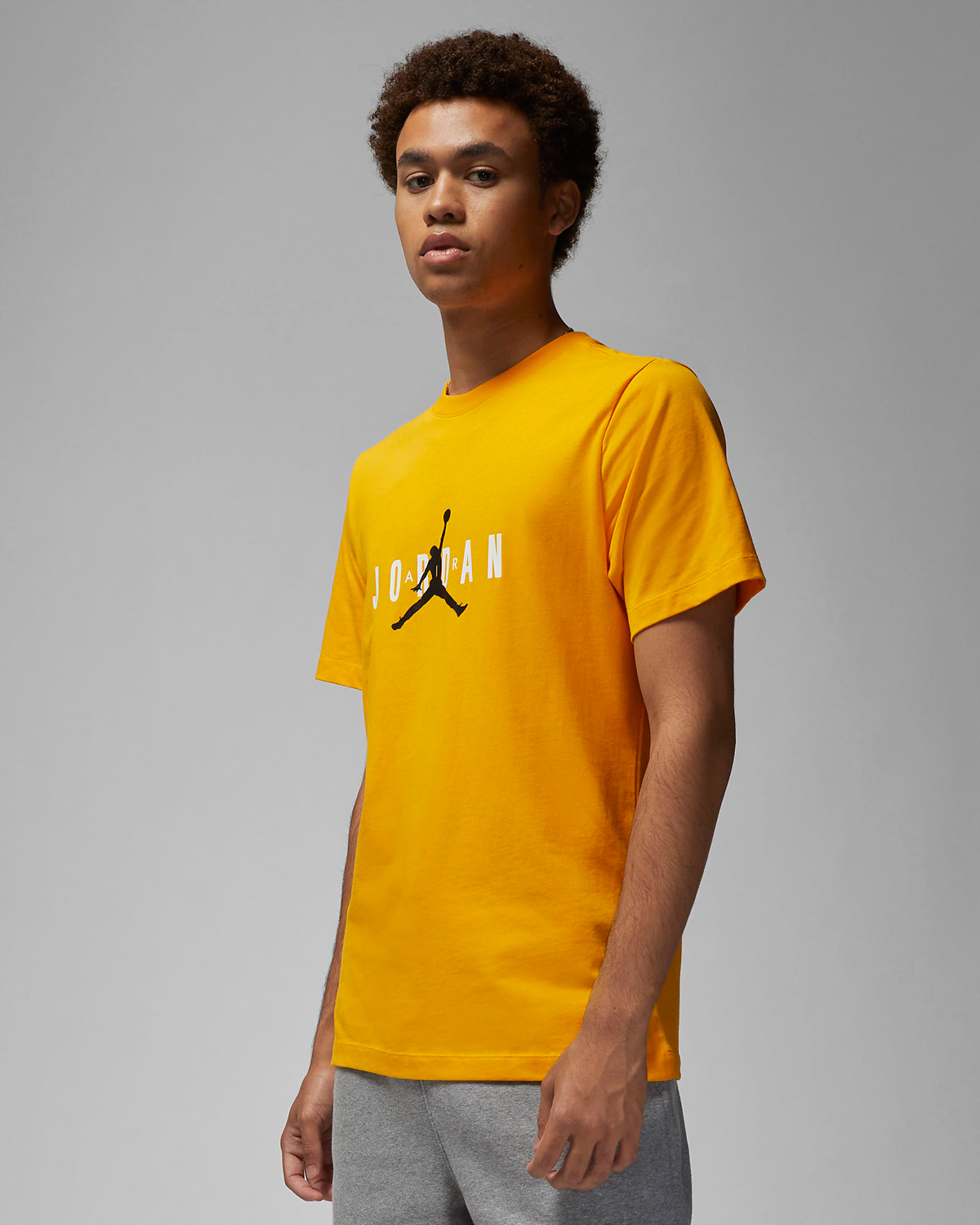 jordan-air-stretch-t-shirt-taxi-yellow-1