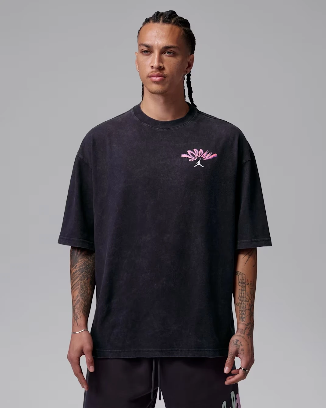 Front view of the Jordan Flight T-Shirt in black with subtle Jordan branding on the chest.