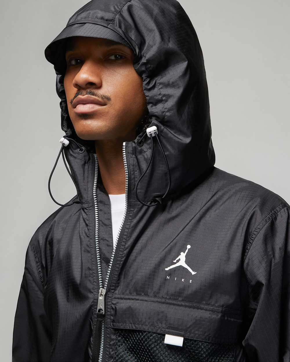 jordan-jumpman-statement-jacket-black-white-volt-3