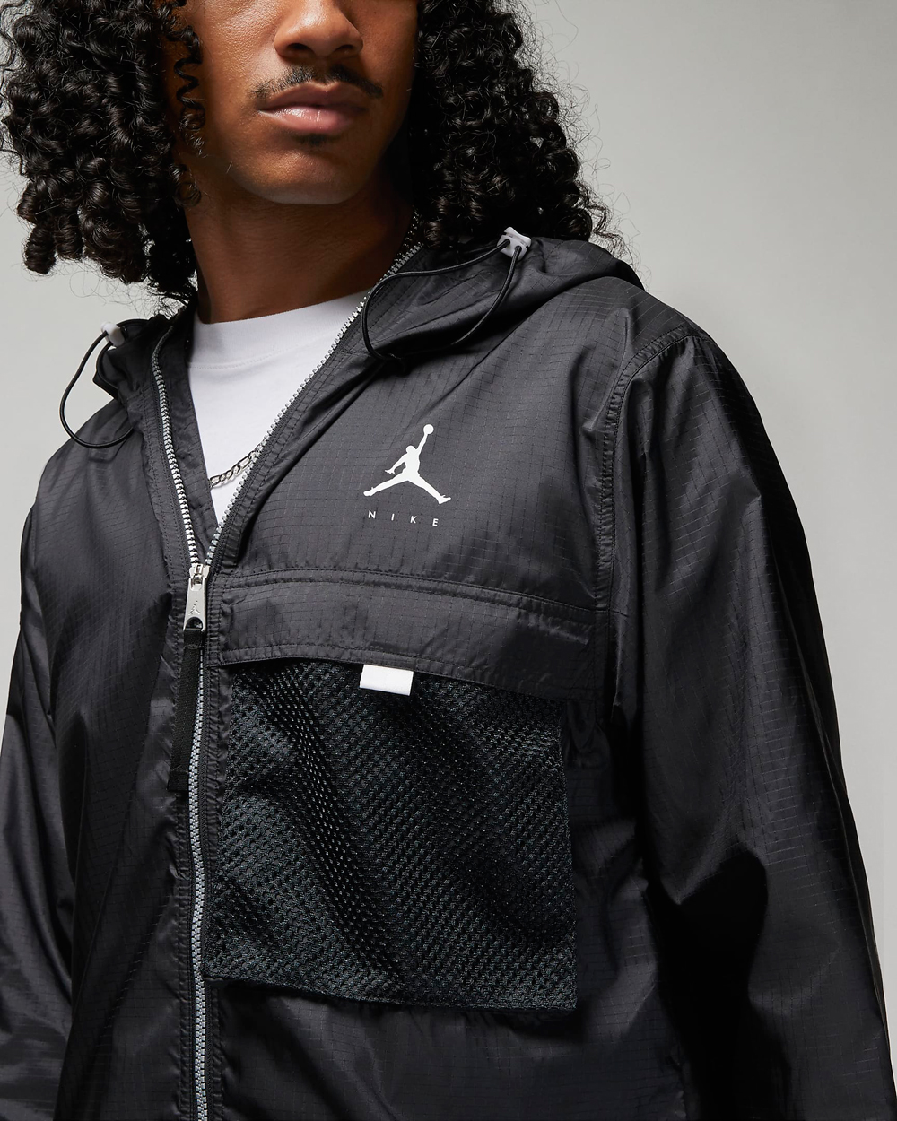 jordan-jumpman-statement-jacket-black-white-volt-4