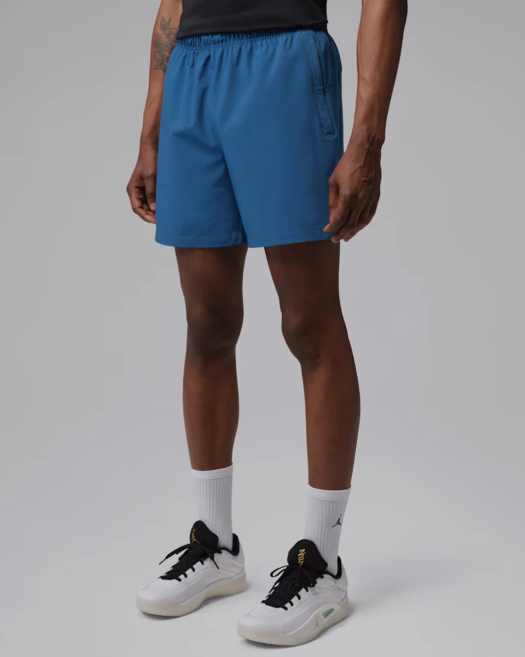 Jordan Sport Flightweight 6-inch Dri-FIT shorts in a True Blue colorway