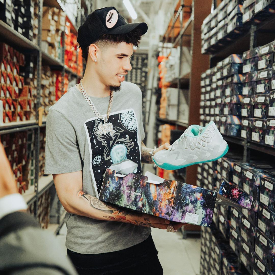 lamelo-ball-puma-mb01-lo-ufo-shirt-shoes