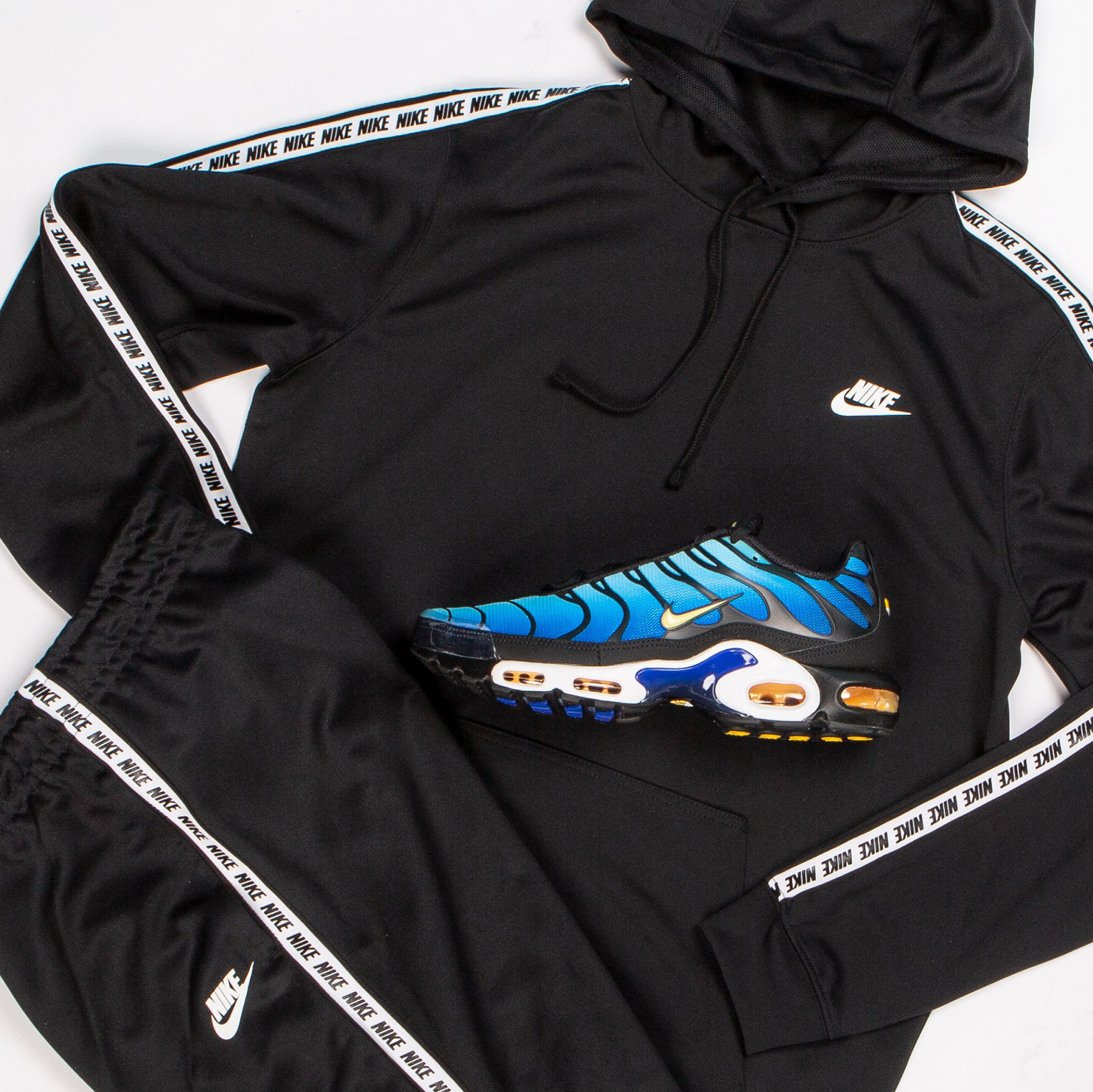 nike air max plus jacket