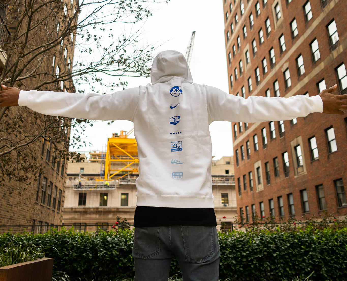 nike-air-max-plus-og-hyper-blue-2018-hoodie-2