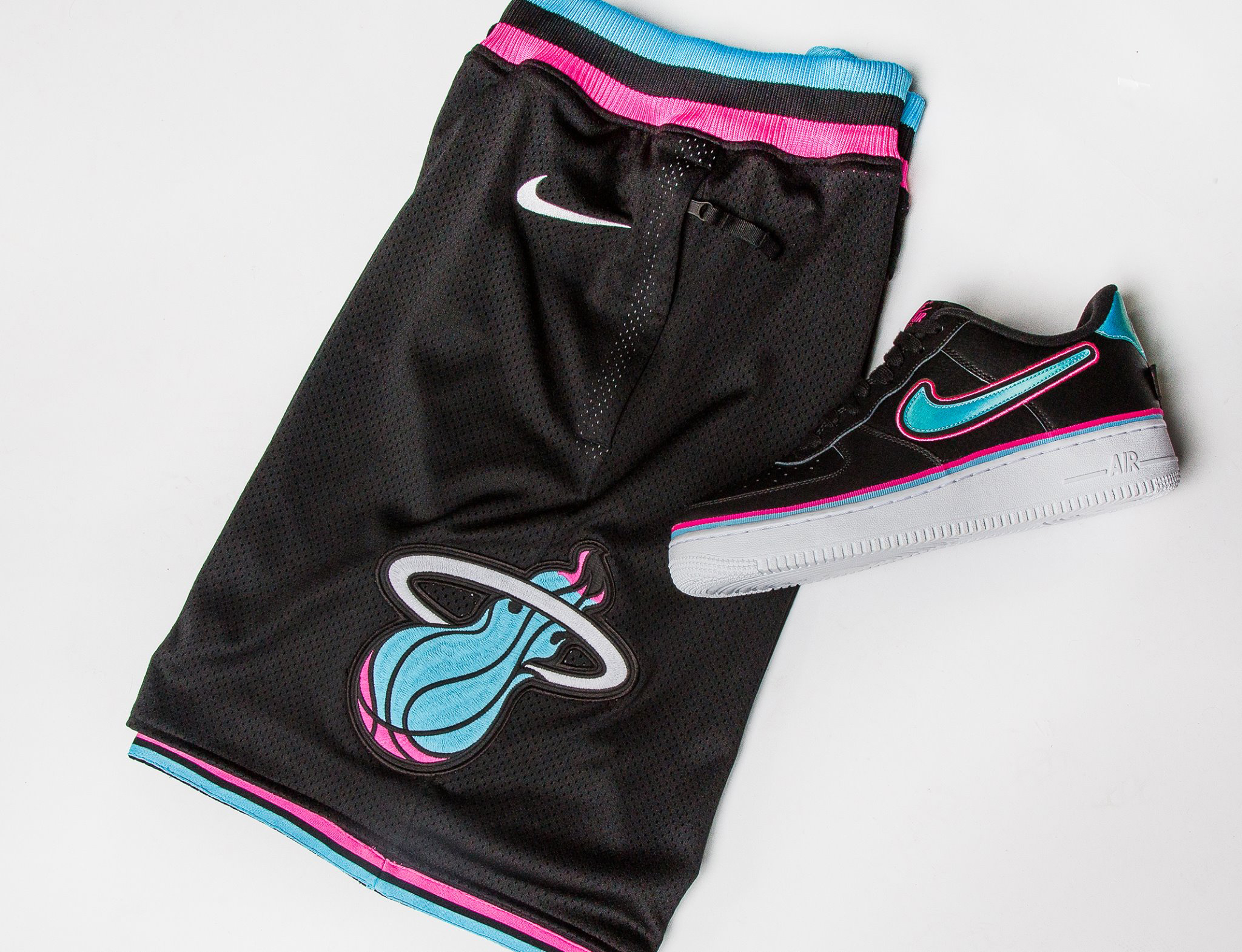 nike-nba-city-edition-miami-heat-shorts-shoes