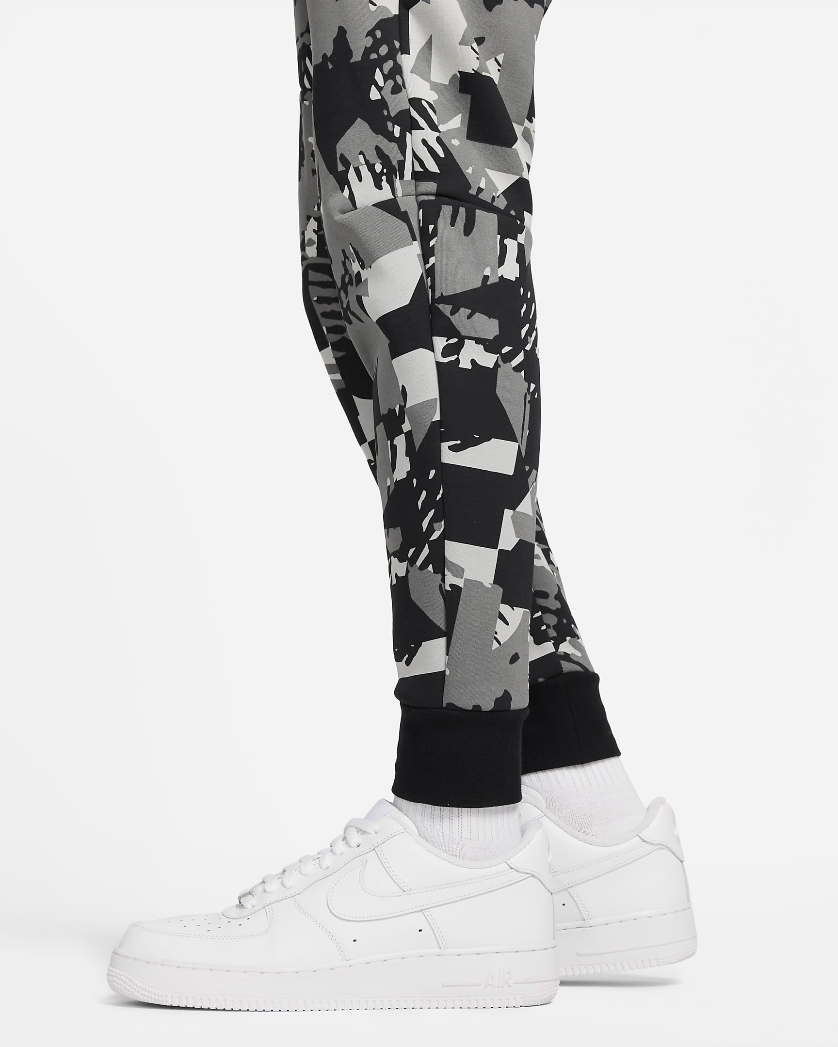 nike-tech-fleece-camo-printed-jogger-pants-light-smoke-grey-black-5
