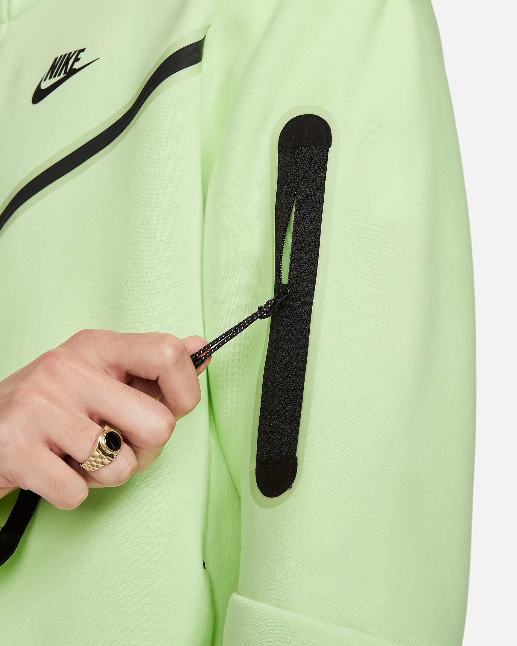 nike-tech-fleece-hoodie-light-liquid-lime-4