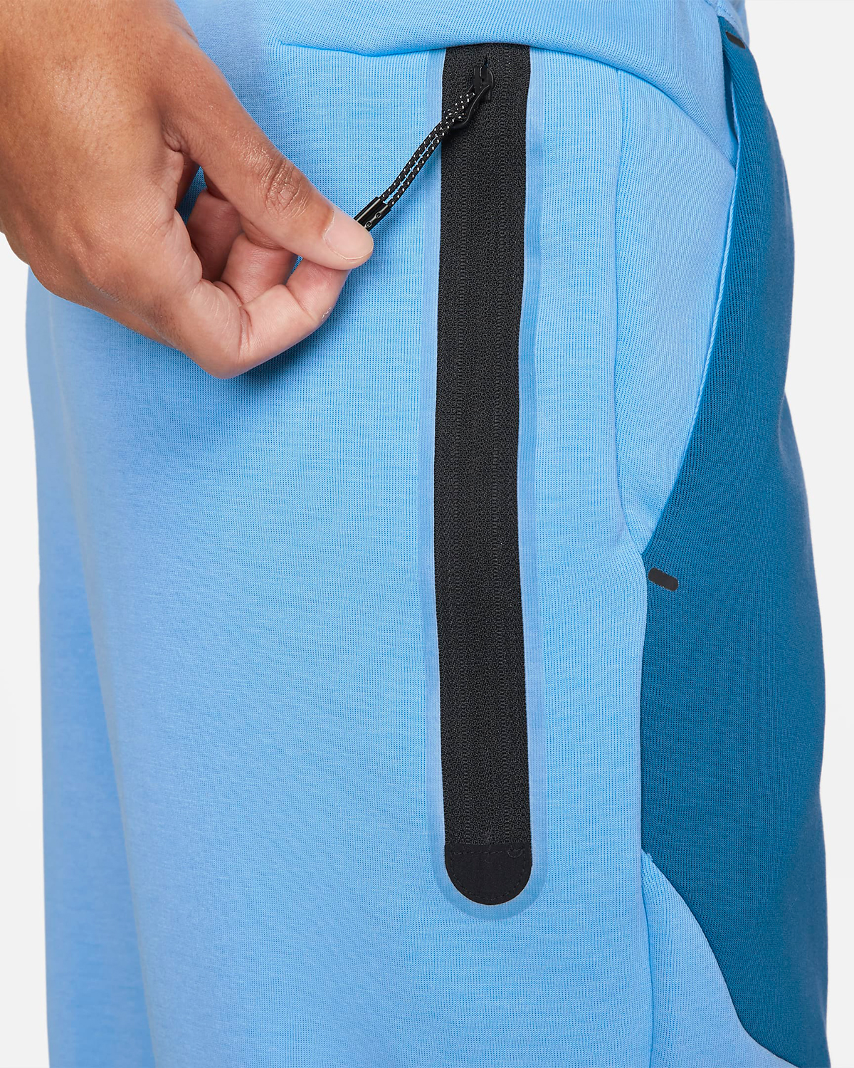 nike-tech-fleece-joggers-university-blue-dark-marina-black-4