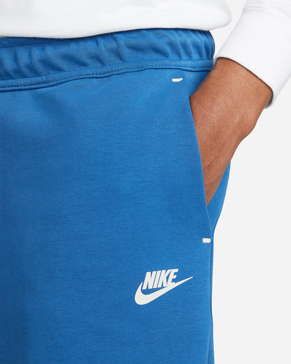 nike-tech-fleece-shorts-dark-marina-blue-4