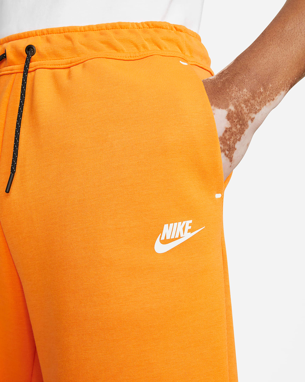 nike-tech-fleece-shorts-kumquat-4