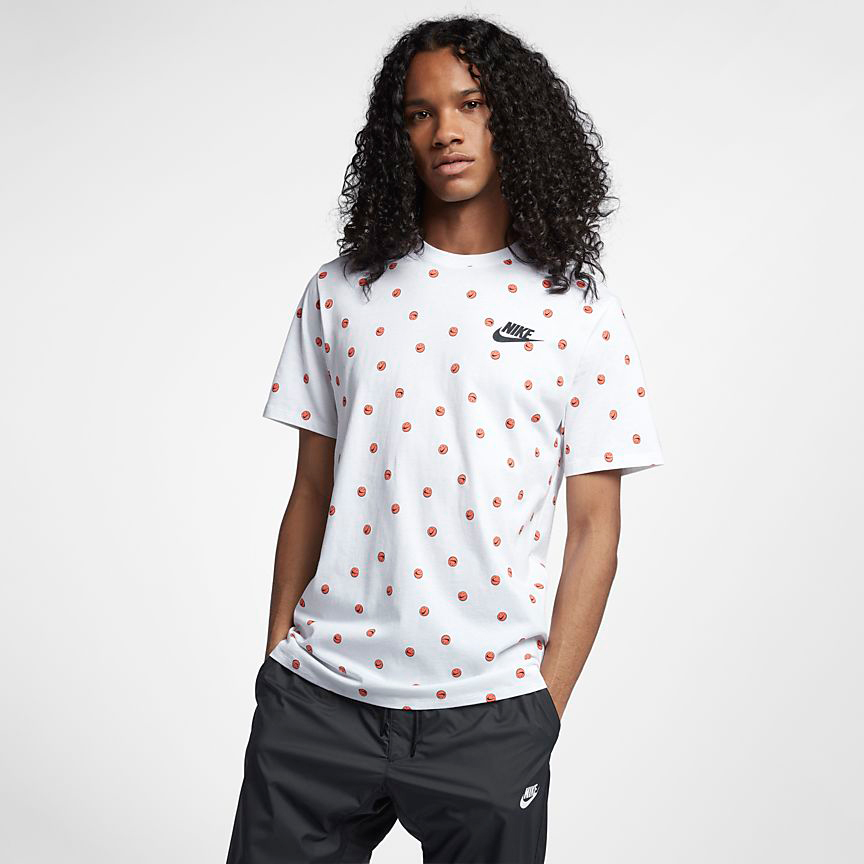 sean-wotherspoon-nike-air-max-1-97-nike-day-smiley-face-tee-4