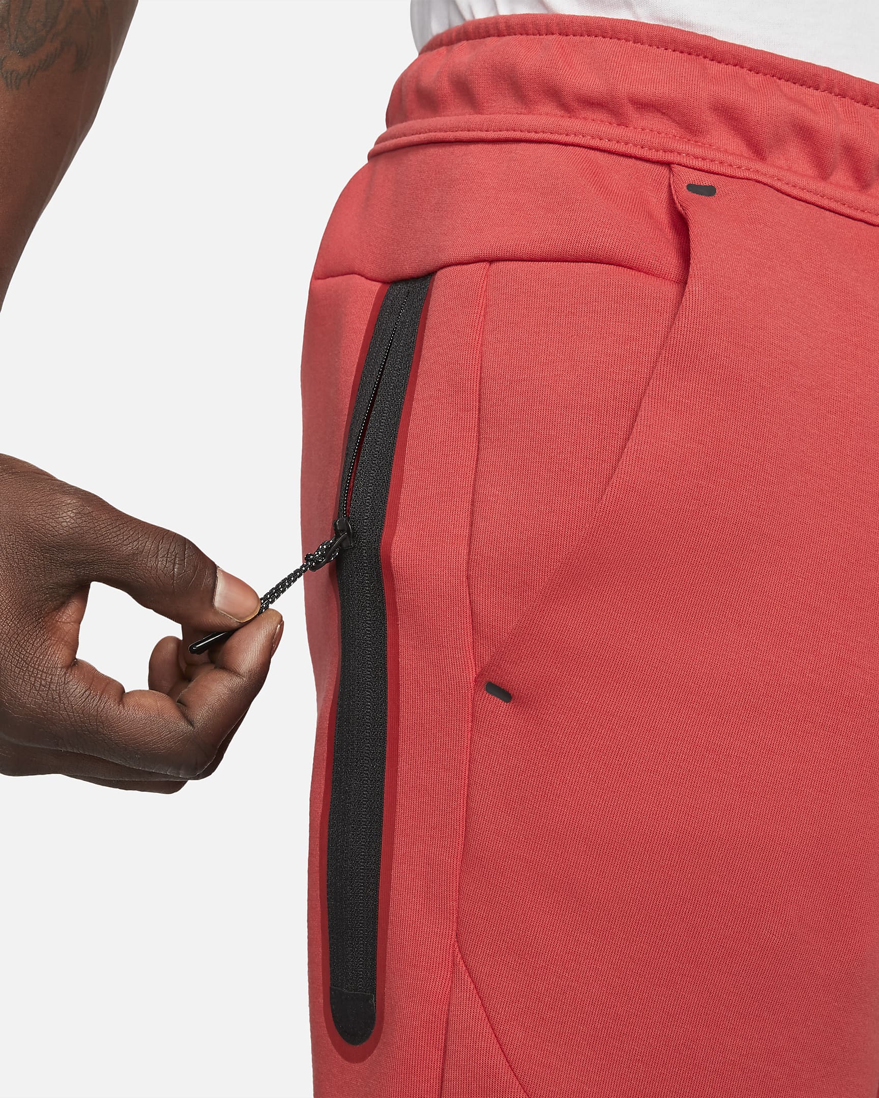 sportswear-tech-fleece-mens-joggers-4x29ft-10.png