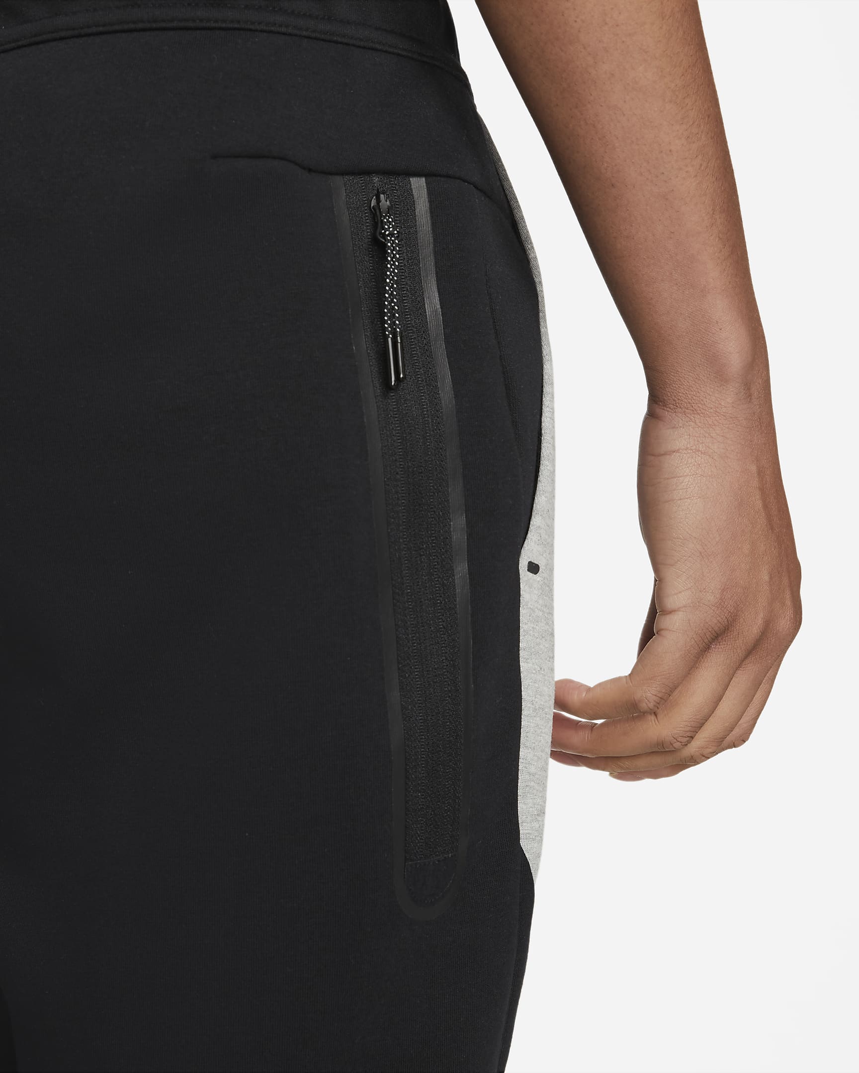 nike-sportswear-tech-fleece-mens-joggers-4x29ft-5.png