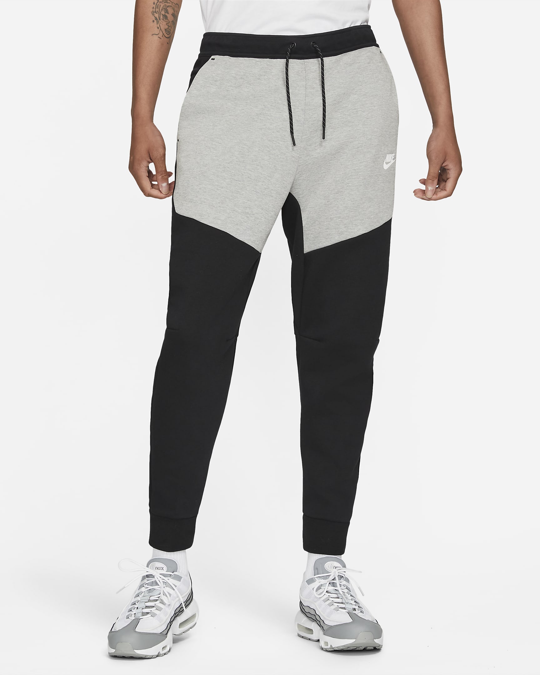 nike-sportswear-tech-fleece-mens-joggers-4x29ft.png
