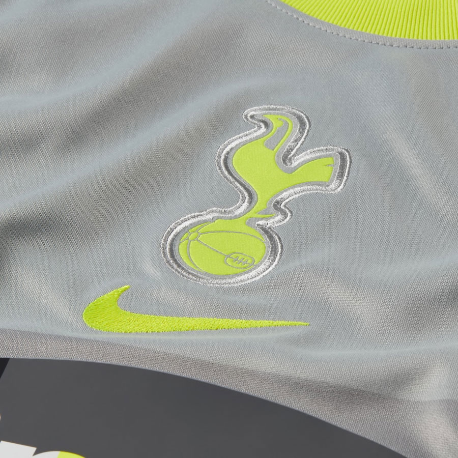 tottenham-nike-air-max-95-neon-volt-soccer-jersey-fourth-kit-3