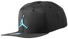 jordan-11-gamma-blue-hat