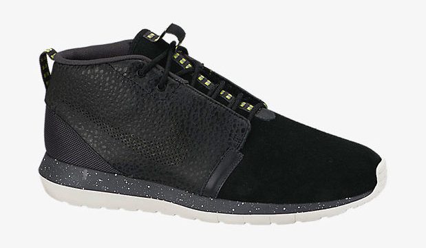 nike-roshe-run-sneakerboot-black
