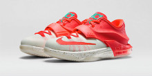 nike-kd-7-christmas-egg-nog-kids-shoe-image-1