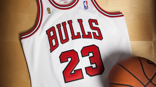 michael-jordan-bulls-72-10-jersey-1