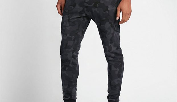 nike-tech-fleece-graphic-jogger-pants-black-1