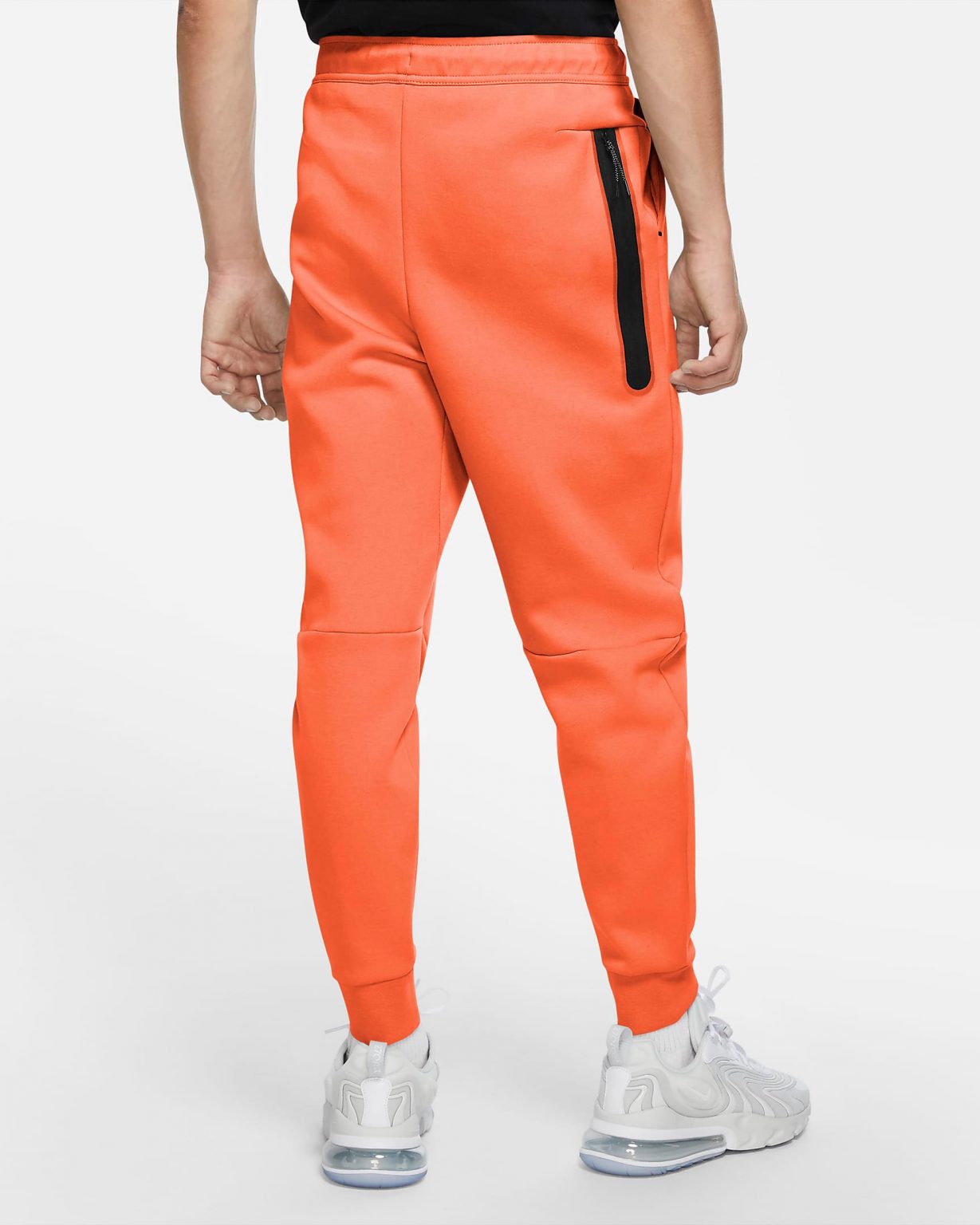 nike tech fleece joggers outfit