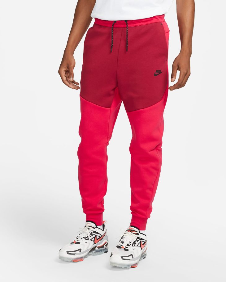 Nike Tech Fleece Hoodie and Pants in Very Berry Pomegranate